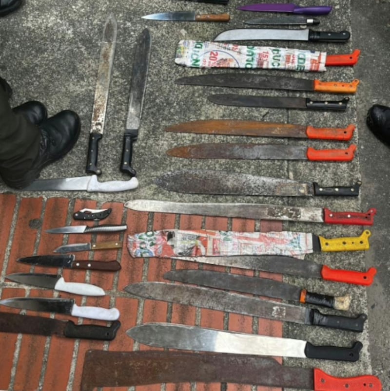 Armas incautadas a hinchas de Atlético Nacional en Villavicencio - Foto: Secretaría Municipal de Seguridad de Villavicencio tomada el 30 de octubre del 2025