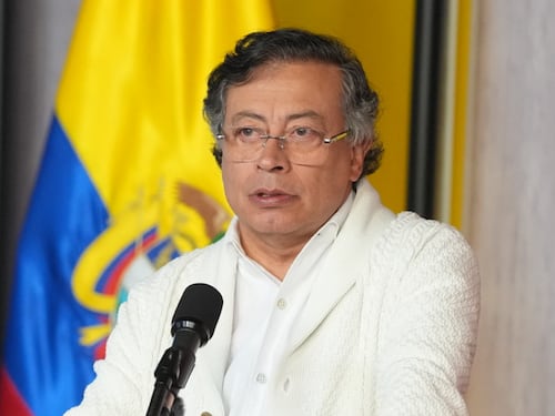 El presidente Petro hace oficial el aumento del Salario Mínimo para el 2026