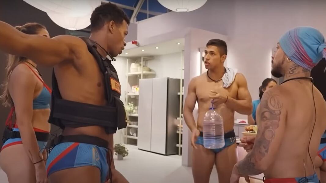 Los televidentes manifiestan que lo hecho por Luisa y Kevyn del 'Desafío XX' es bochornoso y de egoístas no los bajan.