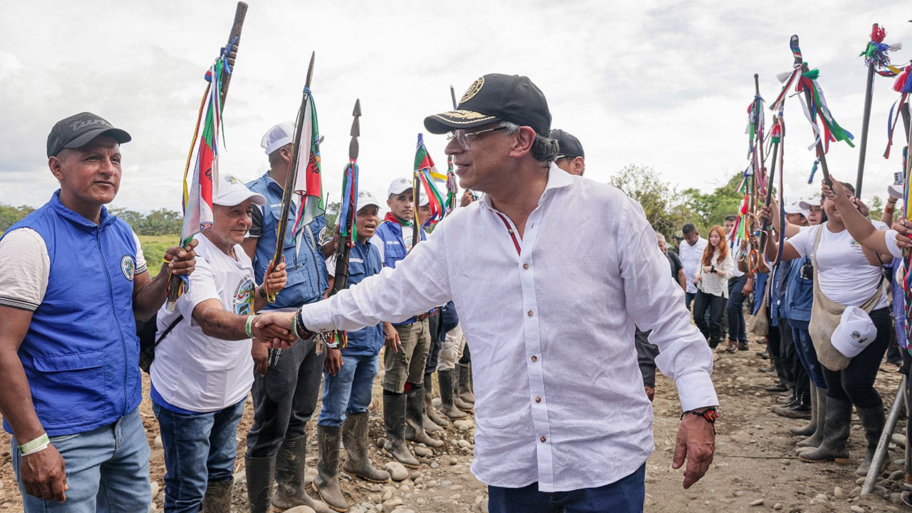 Petro salió en defensa nuevamente de su secretaria.