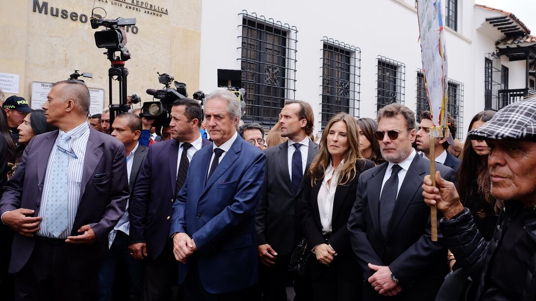Los hijos del maestro Fernando Botero estuvieron en el homenaje a su memoria en el Museo Botero