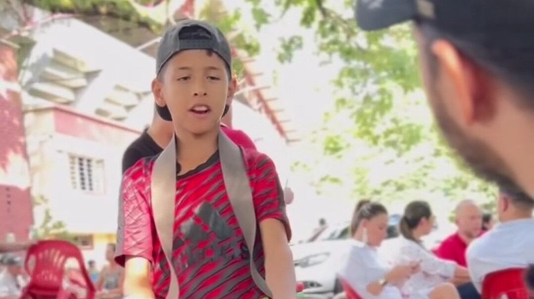 La forma en la que este niño resuelve las operaciones matemáticas ha dejado a muchos con la boca abierta.