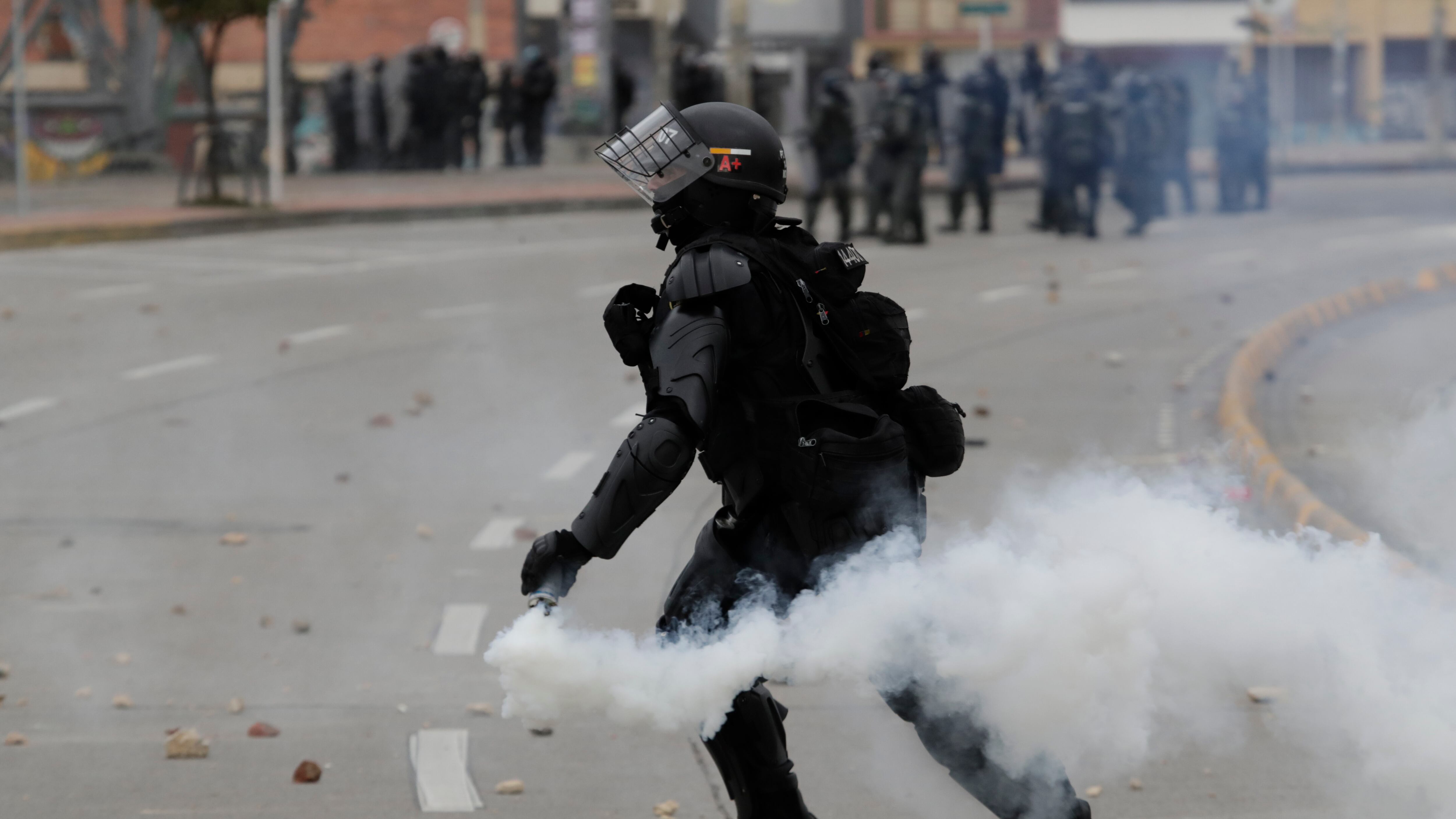 Manifestación de integrantes de la Primera Línea exigiendo la liberación de los presos políticos.