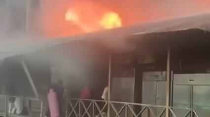 Foto Incendio en eco hotel On Vacation de Leticia, Amazonas dejó 14 personas afectadas.