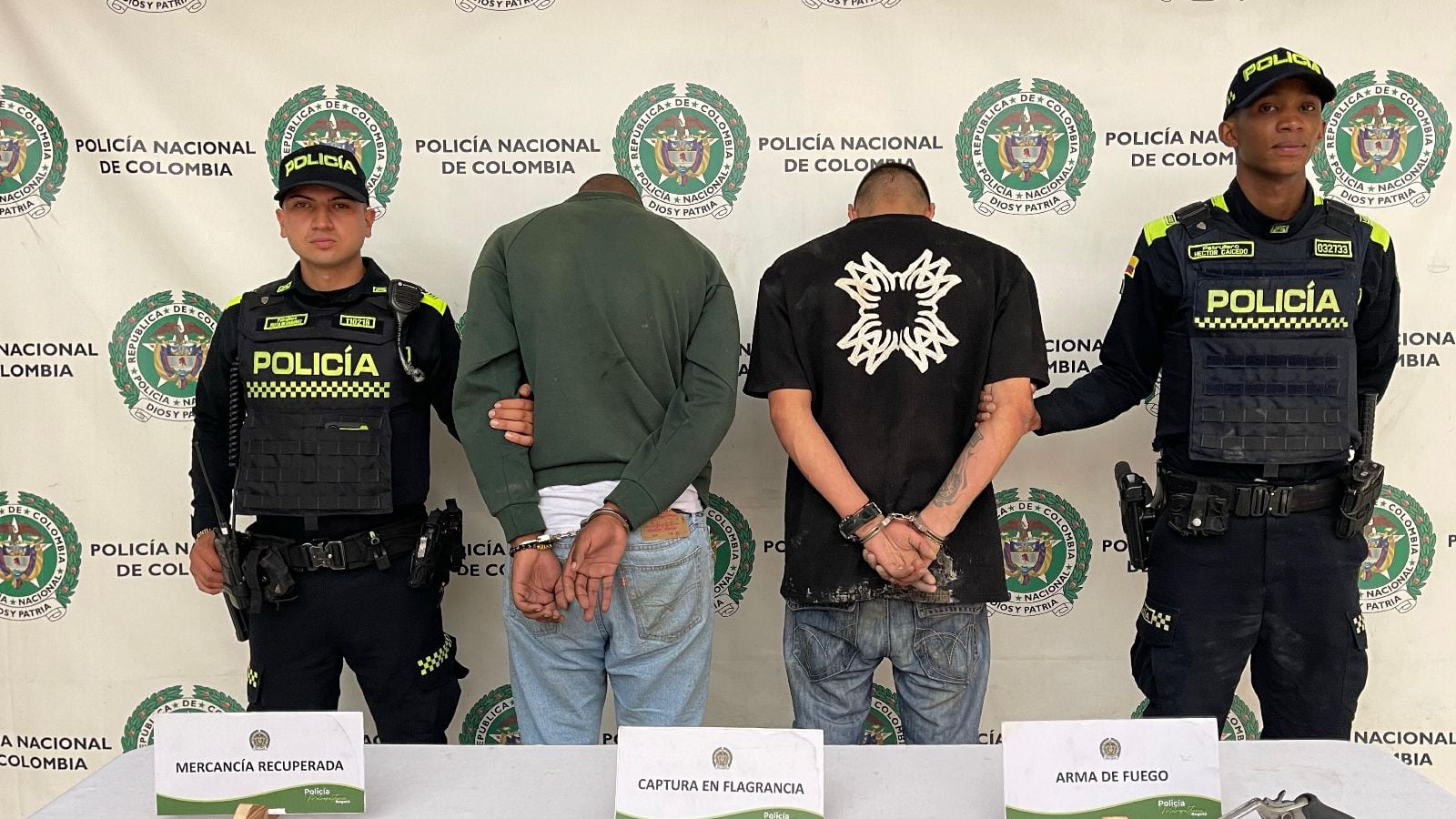 Policía de Bogotá capturó a dos ladrones tras robar a varios ciudadanos en Puente Aranda.