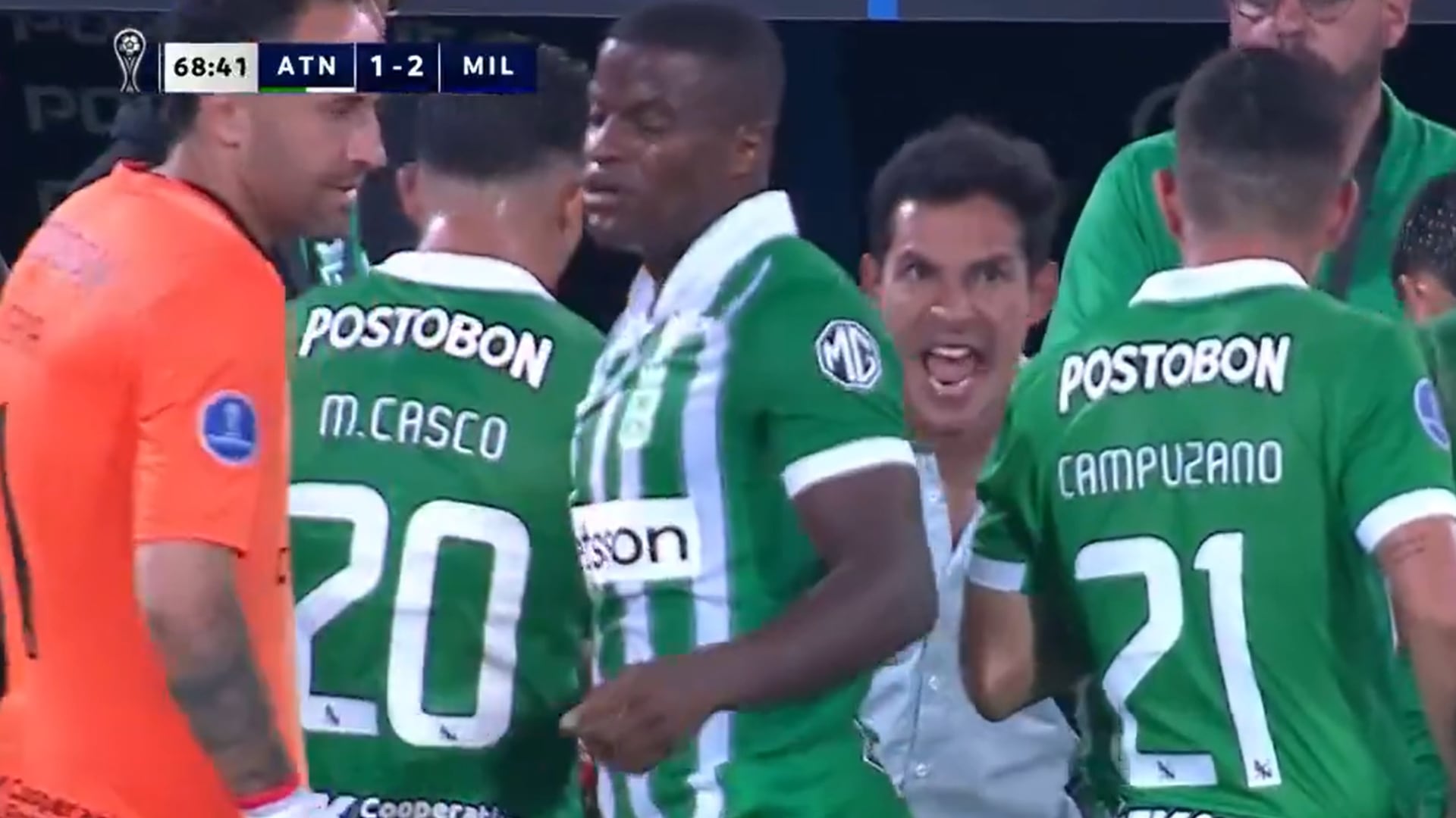 A muchos les dio la impresión que los futbolistas de Atlético Nacional ‘le dieron la espalda’ a su DT