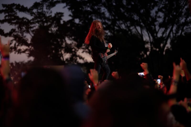 Epica, de Países Bajos, durante su presentación en Rock al Parque 2022.