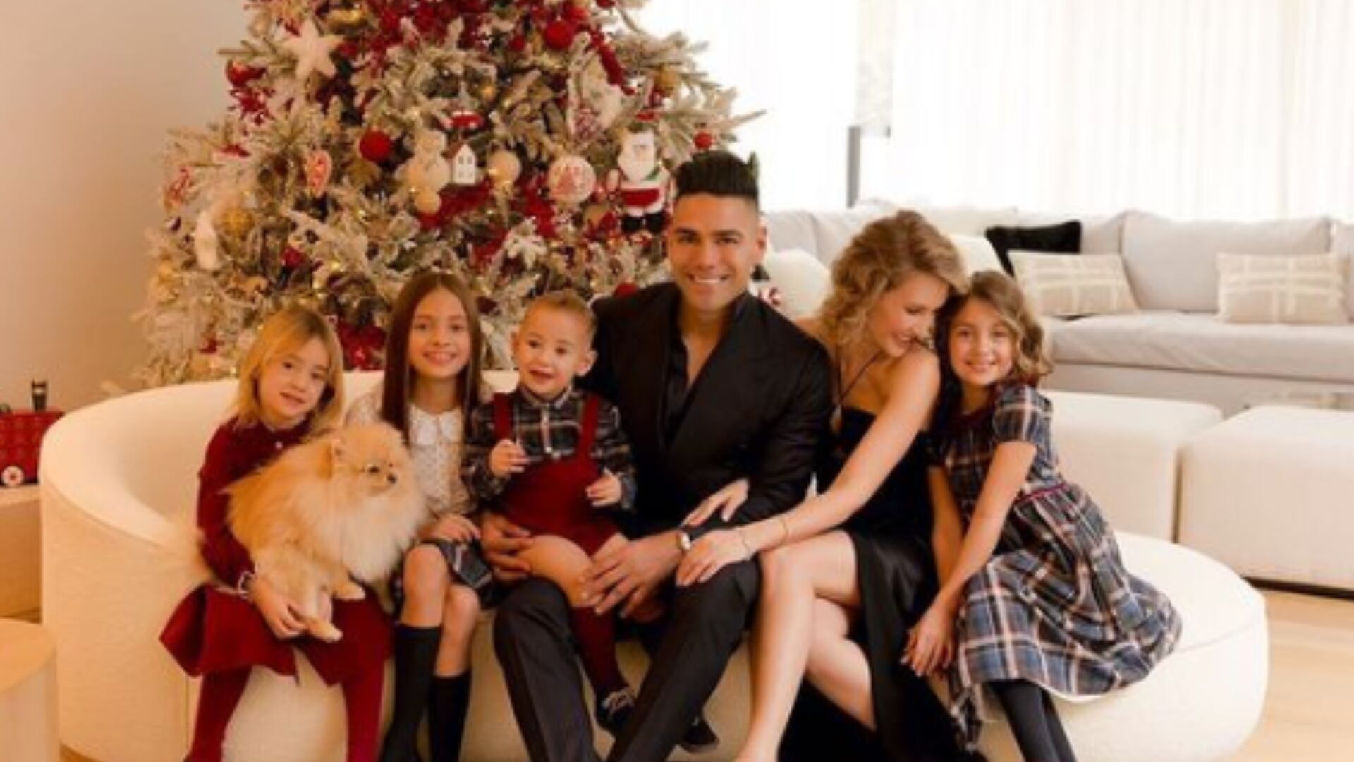 Esposa de Falcao confirmó feliz su quinto embarazo compartiendo tiernas fotos.