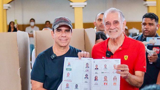 Alex Char y Eduardo Verano se acompañaron a votar en Barranquilla.