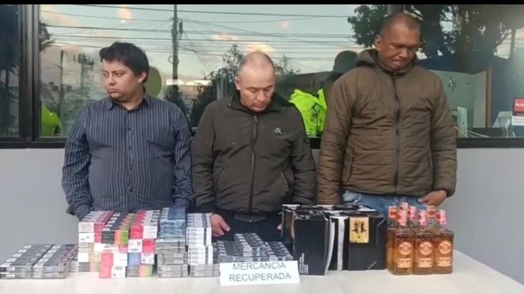 Delincuentes capturados por amordazar empleada del OXXO