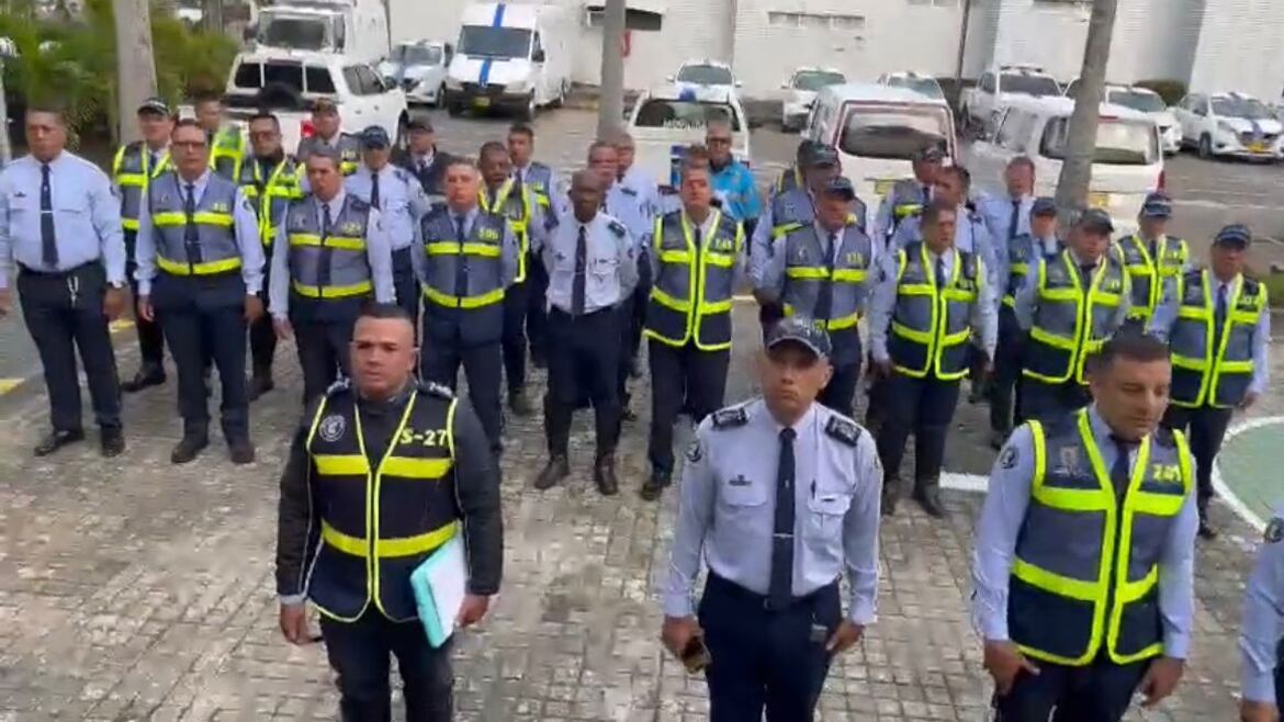 127 agentes de tránsito se encuentran sin cumplir su labor porque no se les renovó su licencia de conducción.