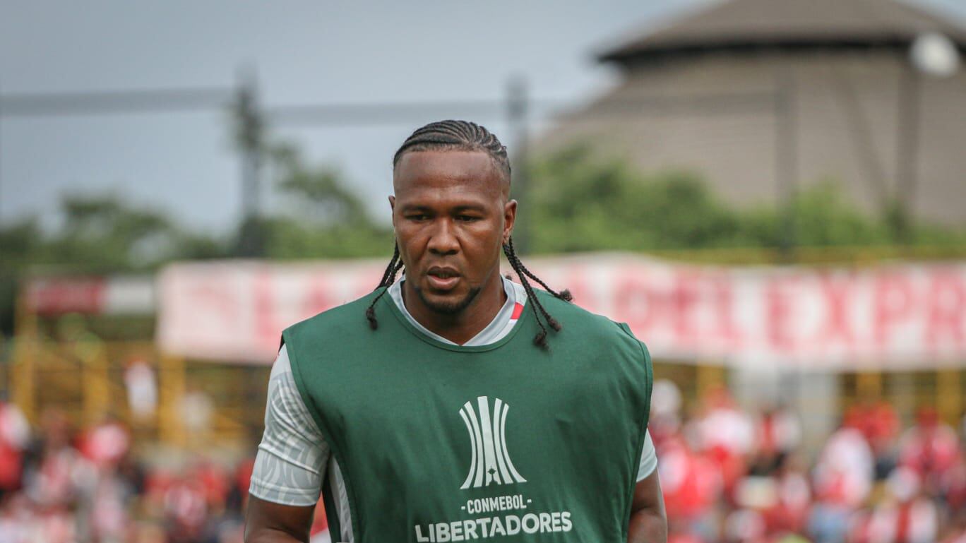 Hugo Rodallega empujó a un recogebolas cuando Santa Fe iba perdiendo pero fue por buena razón