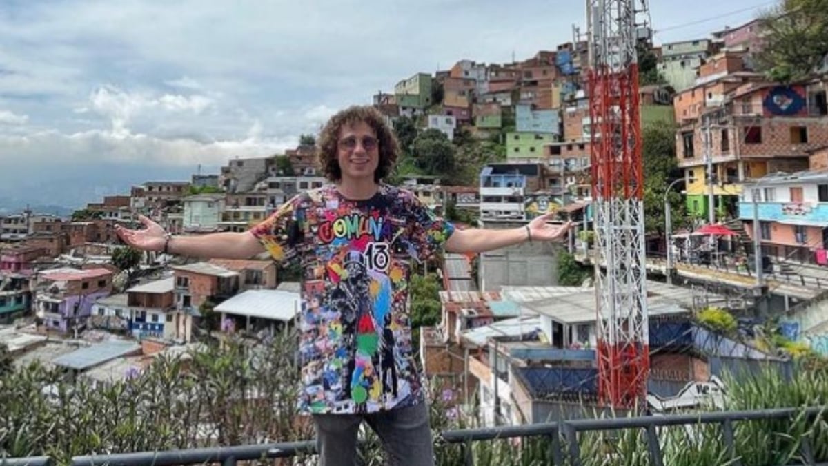 Luisito Comunica visitó Medellín y en la Comuna 13 hasta un beso le "robaron"
