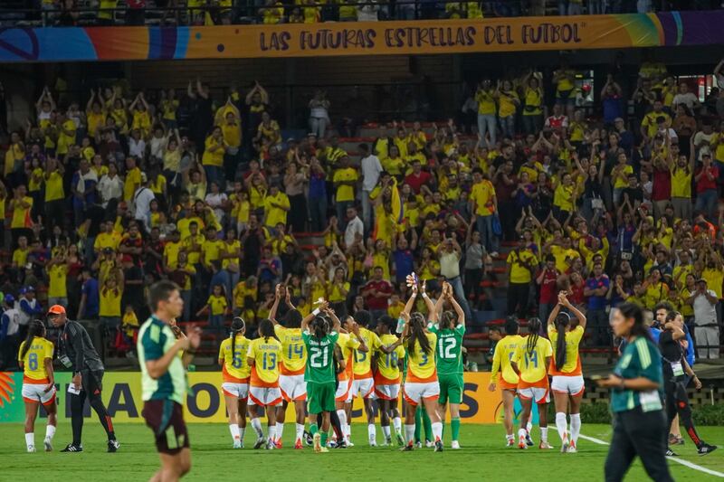 Selección Colombia Femenina Sub-20 en el Atanasio Girardot durante el Mundial