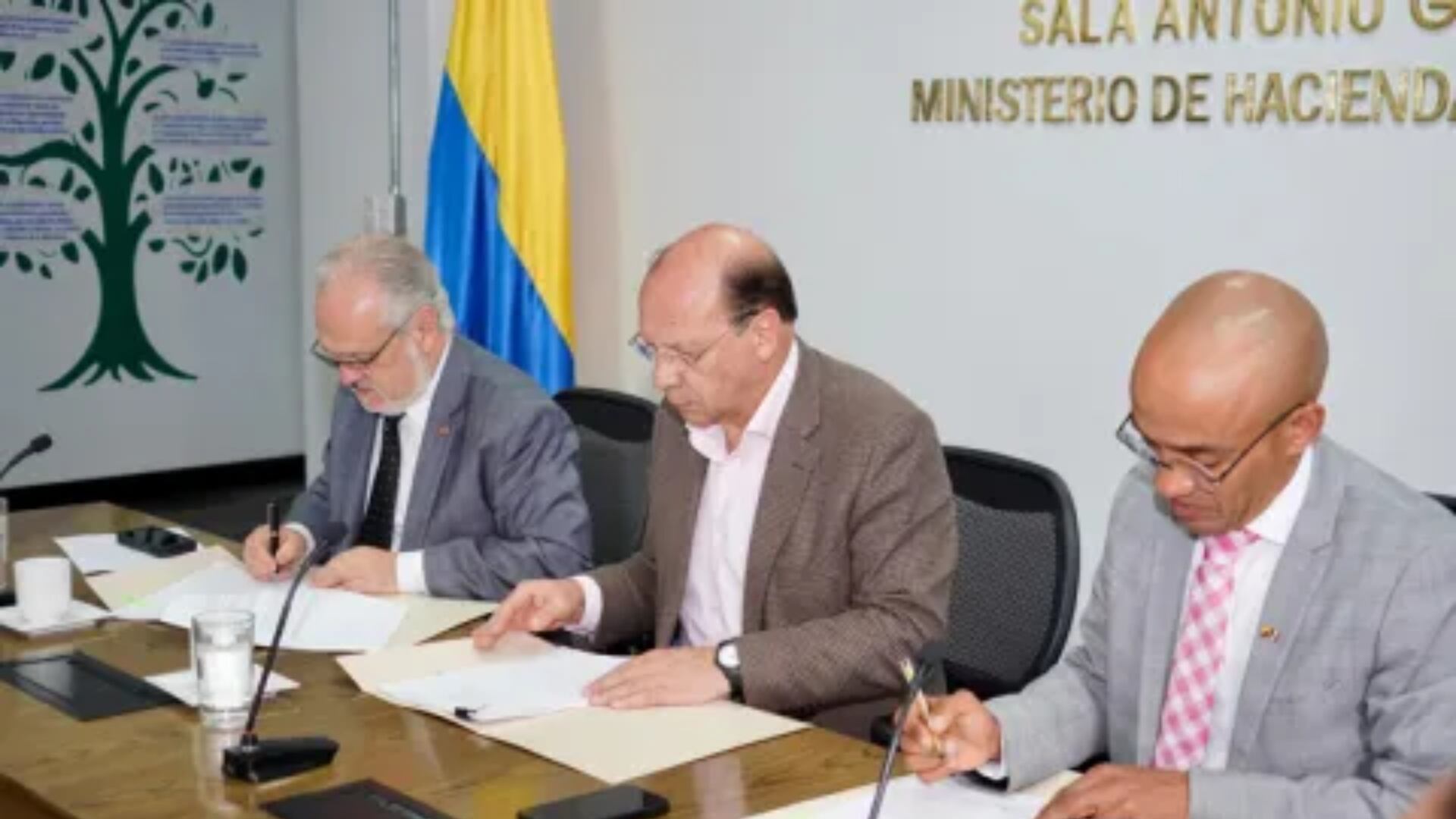 Francia otorga financiamiento clave a Colombia para impulsar la Reforma Rural Integral y la paz (Foto de cortesia)