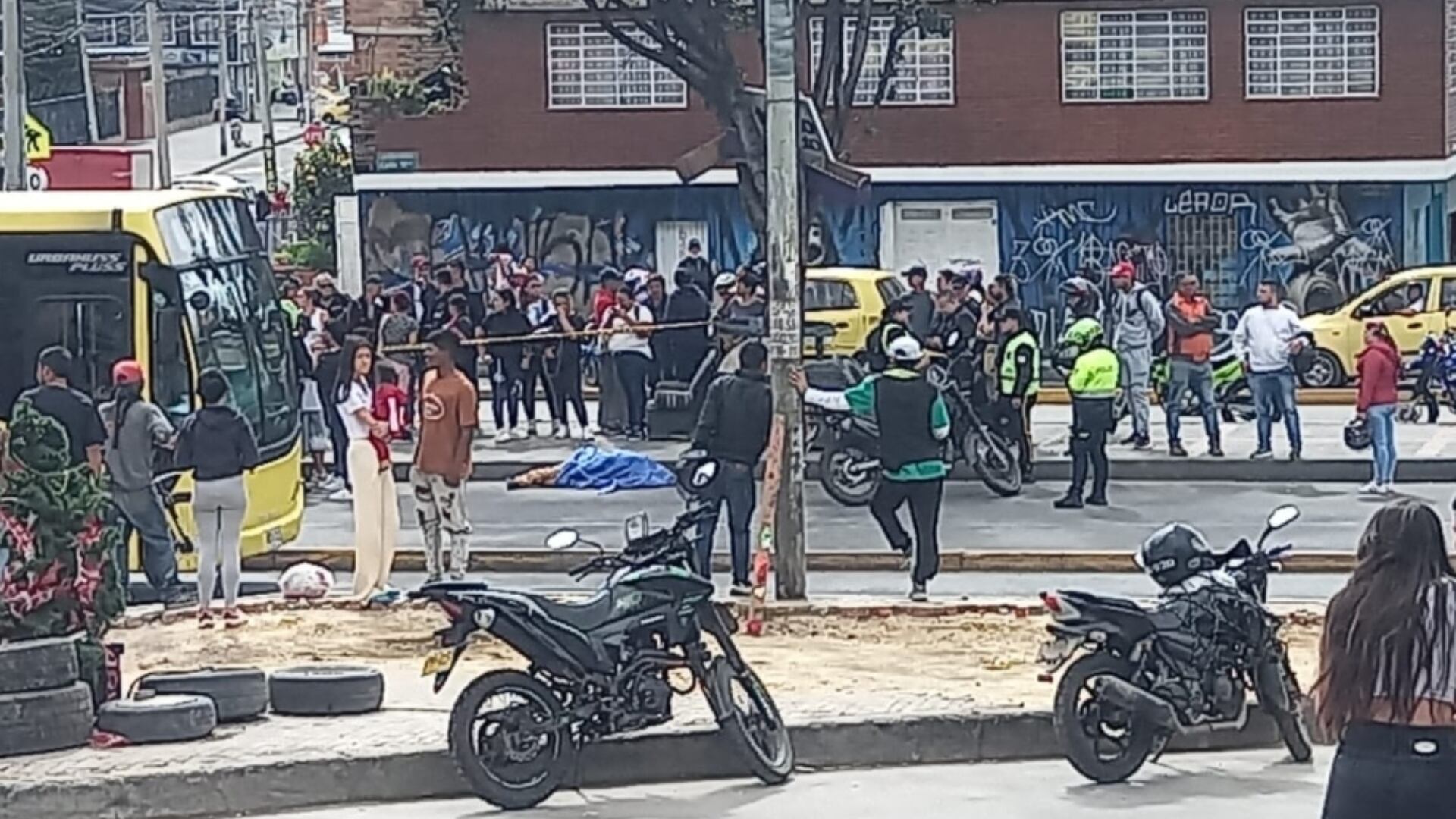 Accidente de tránsito entre motociclista y peatón en la localidad Rafael Uribe.