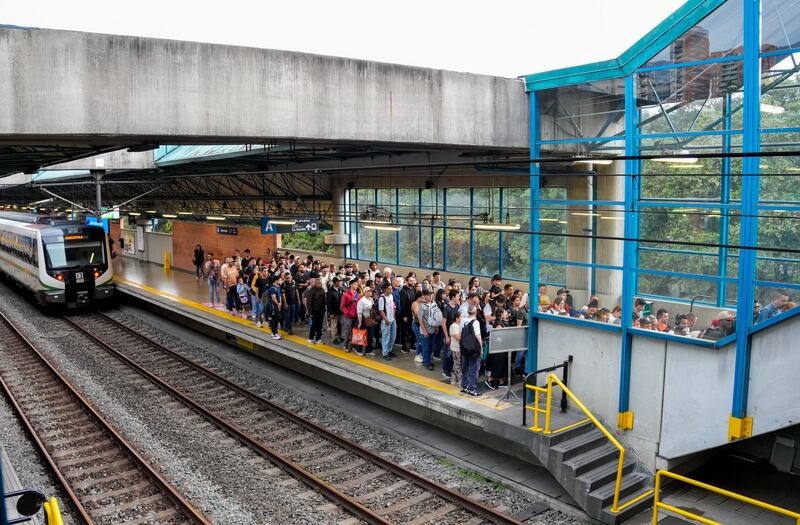 Daño en los rieles del Metro de Medellín.