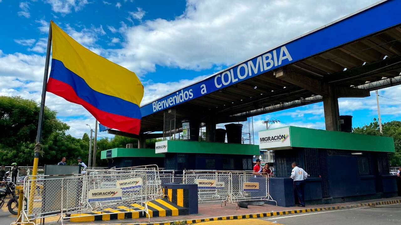 Cierre de la frontera colombo - venezolana.