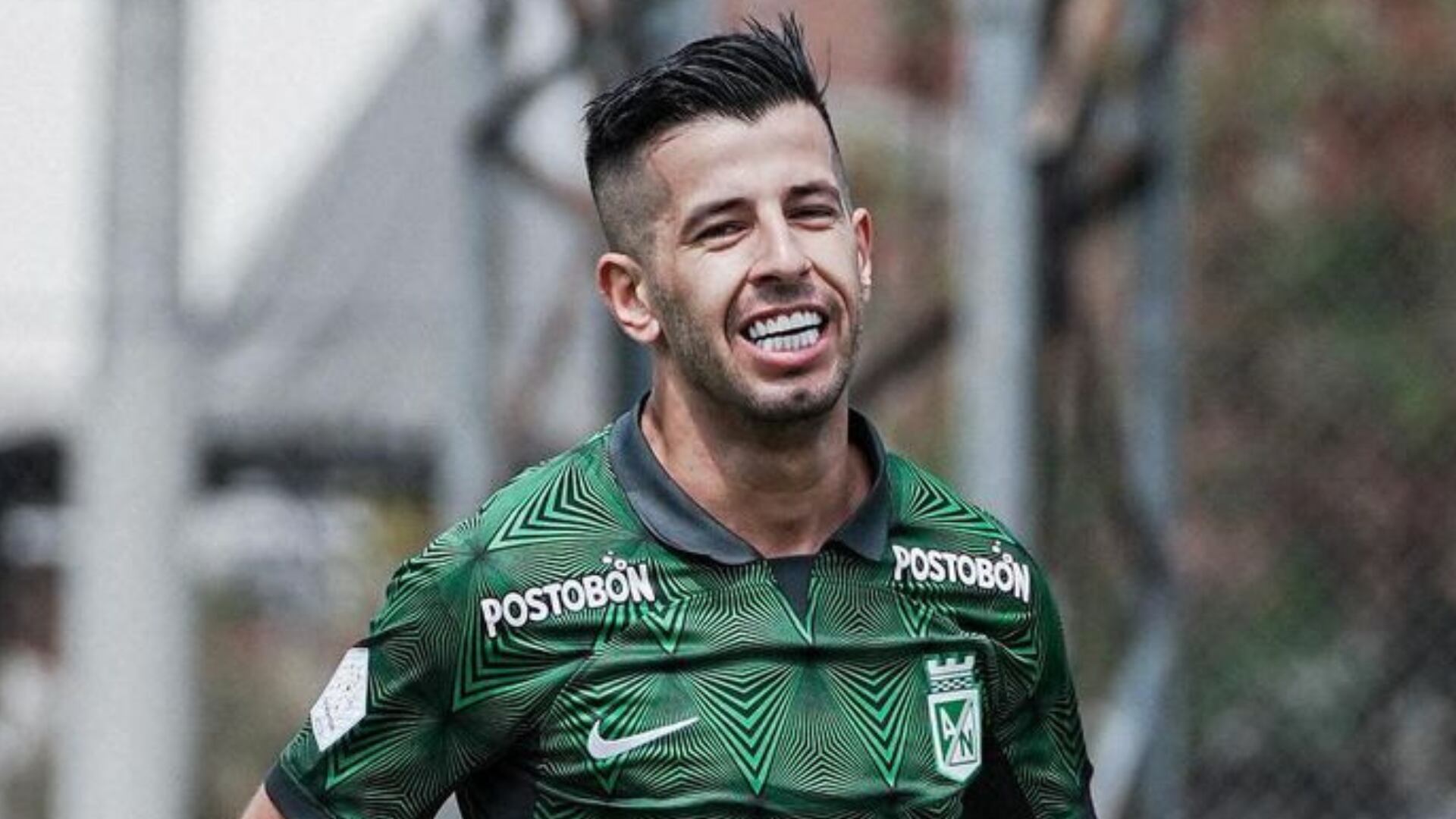 Pablo Ceppelini cometió infantil erro que desató un gol en contra de Atlético Nacional