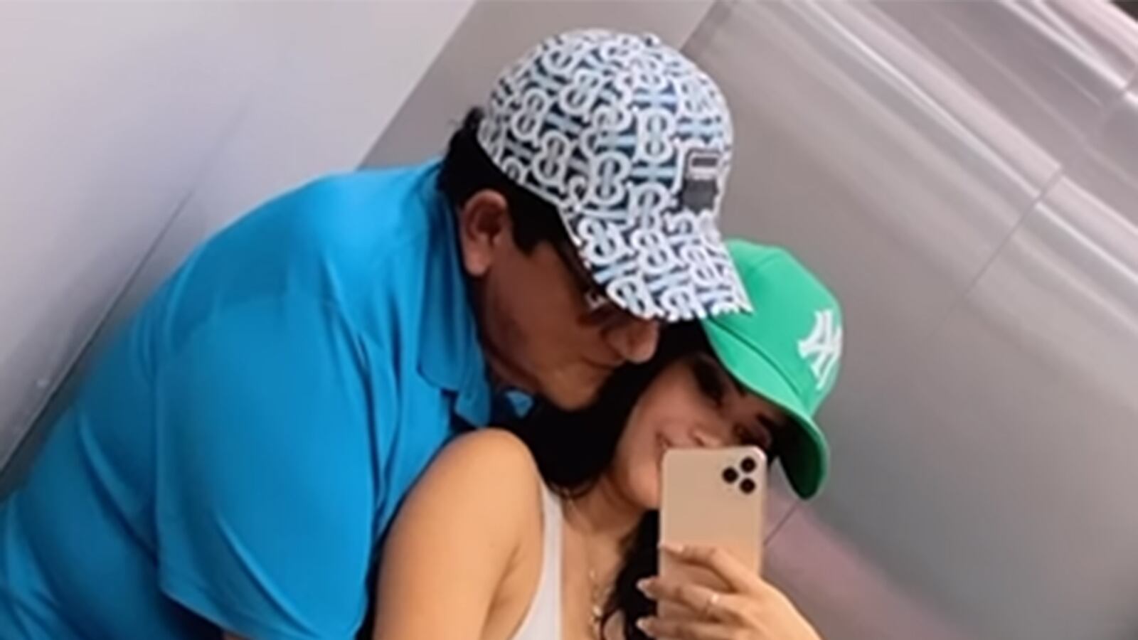 Novia de Poncho Zuleta actúa incómoda en brazos del cantante.