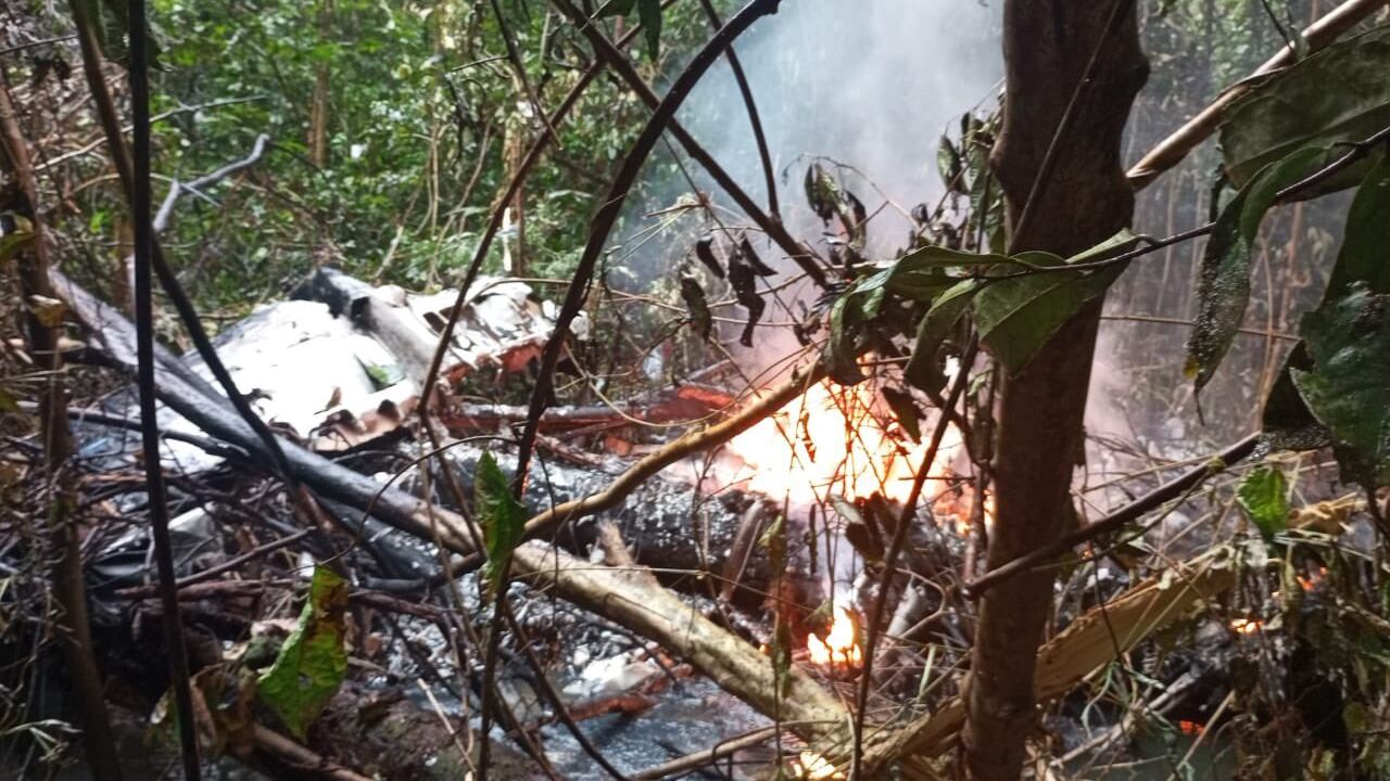 Avión ambulancia se accidentó y todos sus ocupantes fallecieron: nombres de las víctimas