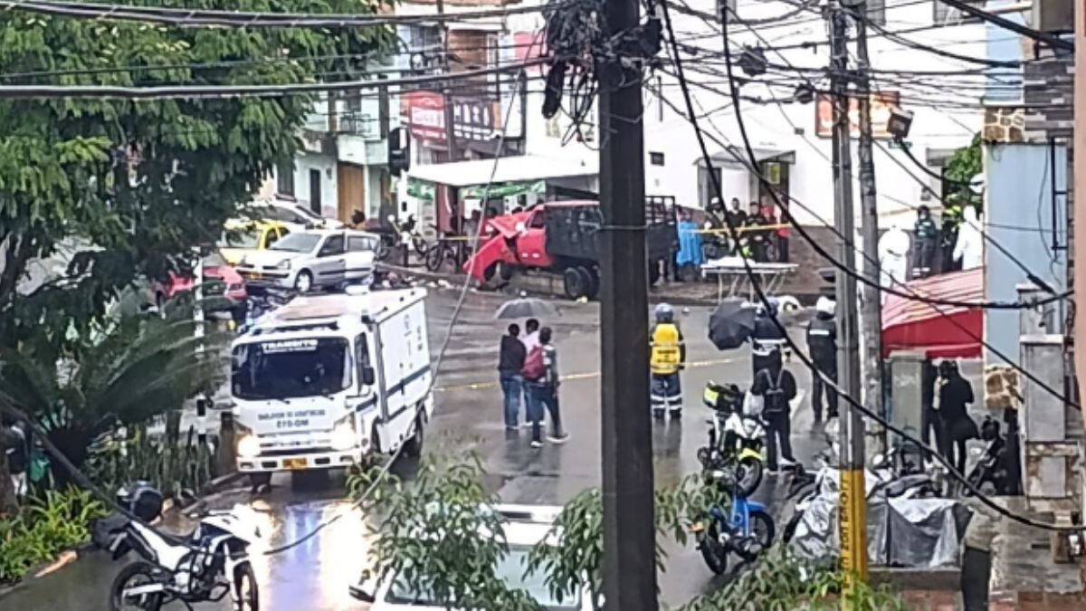 Accidente de tránsito en Medellín dejó un menor de edad muerto y otro gravemente herido en Manrique Central.