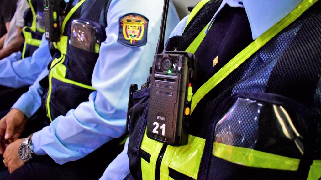 Agentes de tránsito usarán body cams en Medellín