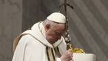 El papa Francisco rompió los esquemas y lavó los pies de 12 mujeres en importante celebración Católica