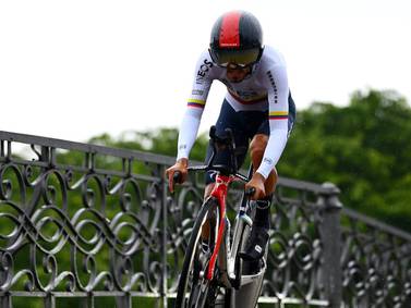 Daniel Felipe Martínez, el mejor colombiano en el arranque del Tour de Francia