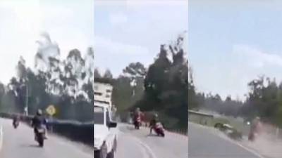 Siguieron derecho: graban impresionante accidente de motociclistas en vía que comunica a Ubaté y Chiquinquirá