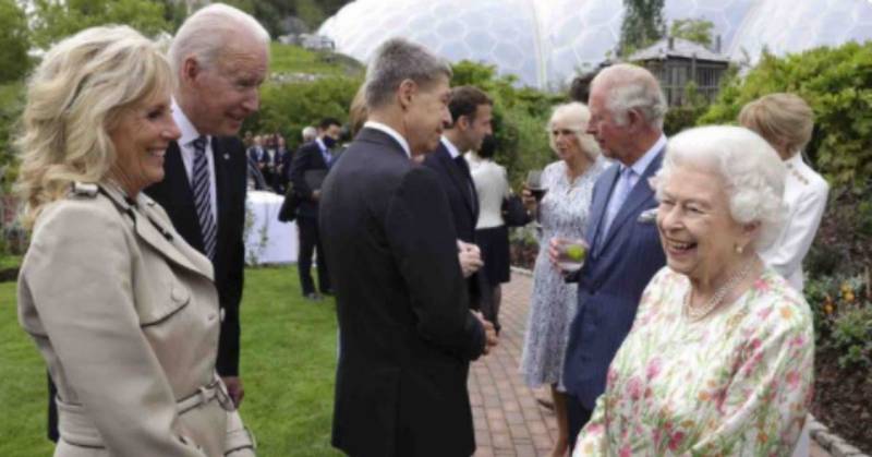 Las mejores imágenes que dejó el encuentro entre la Reina Isabel II y los Biden