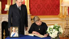 Primera Dama llevó condolencias del presidente Petro por la muerte de la Reina Isabel II